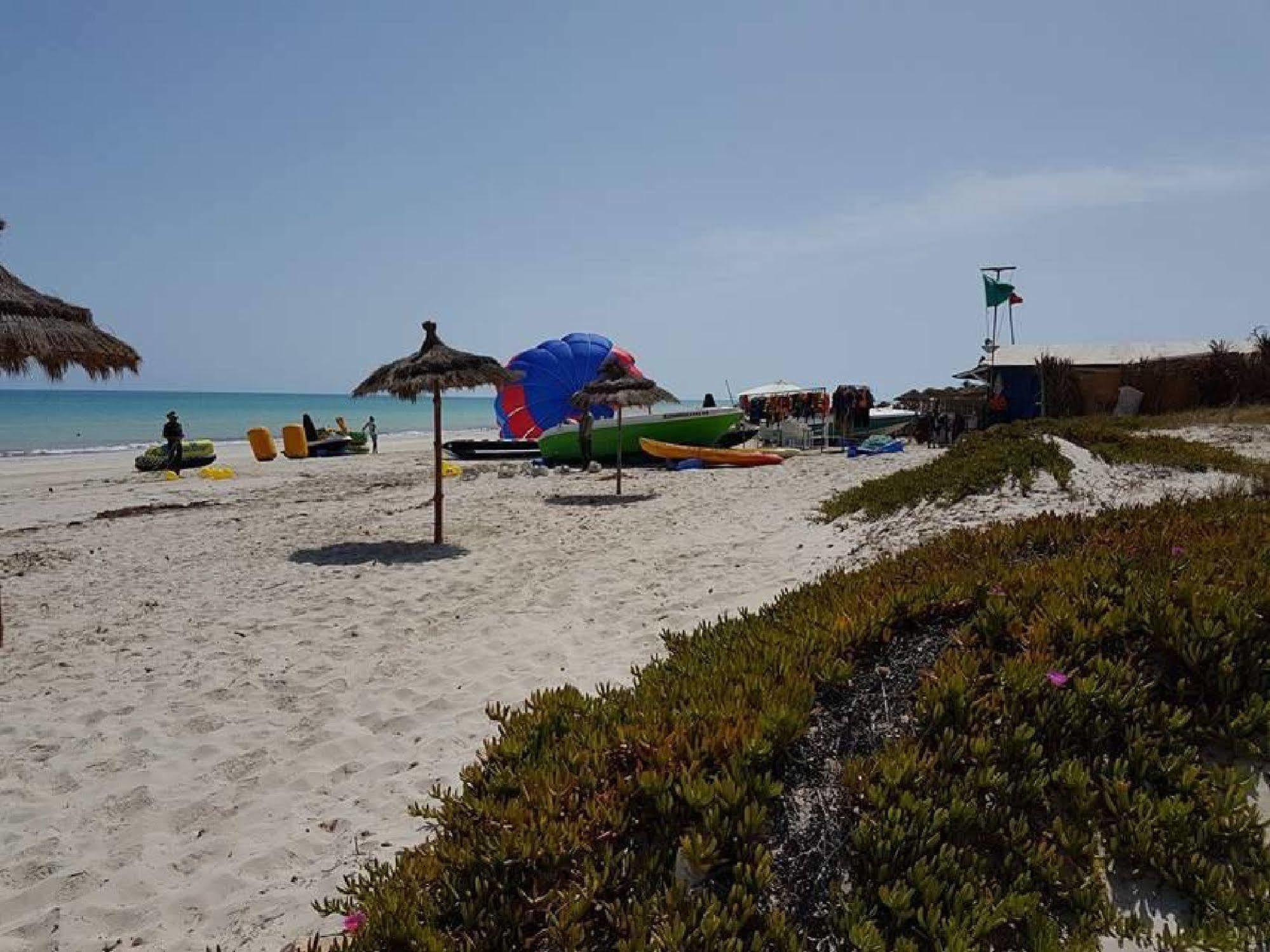 Villa Azur Djerba Mezraia Exteriör bild